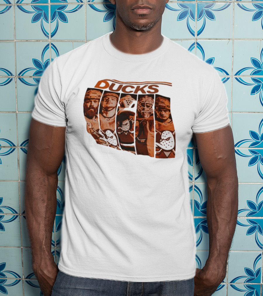 Y2K Anaheim Ducks Vintage Team Players Hockey Aesthetic T-Shirt