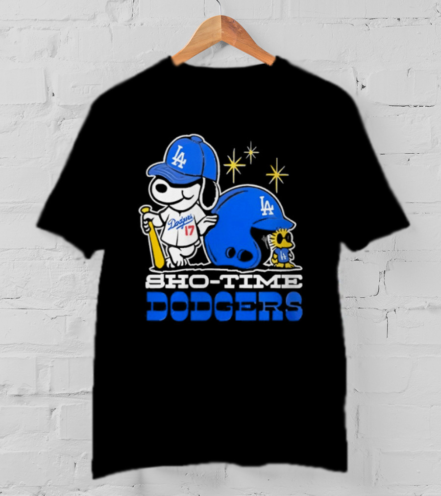 Los Angeles Dodgers Snoopy Show Time Baseball Fan Collectible T-Shirt