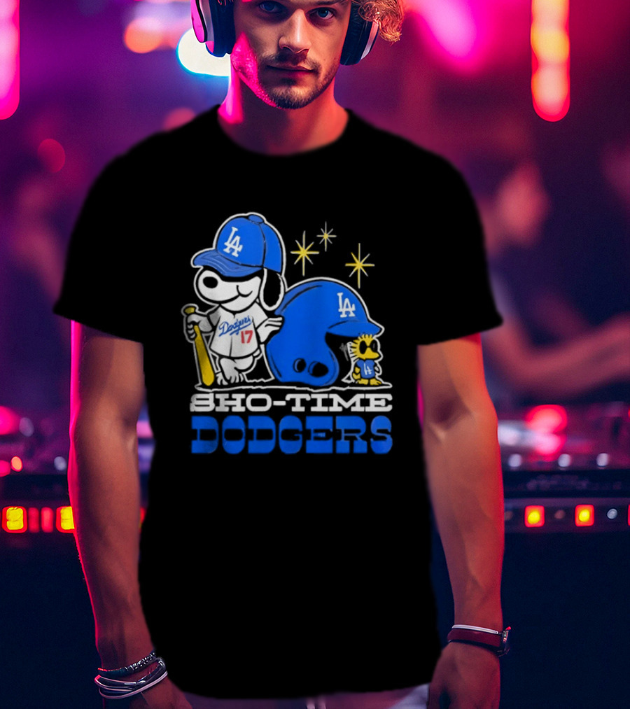 Los Angeles Dodgers Snoopy Show Time Baseball Fan Collectible T-Shirt