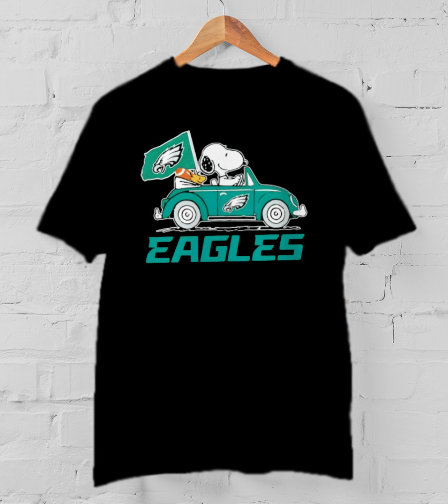 Snoopy Woodstock Driving Car With Philadelphia Eagles Flag EAGLES T-Shirt