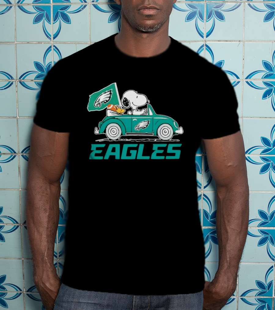 Snoopy Woodstock Driving Car With Philadelphia Eagles Flag EAGLES T-Shirt