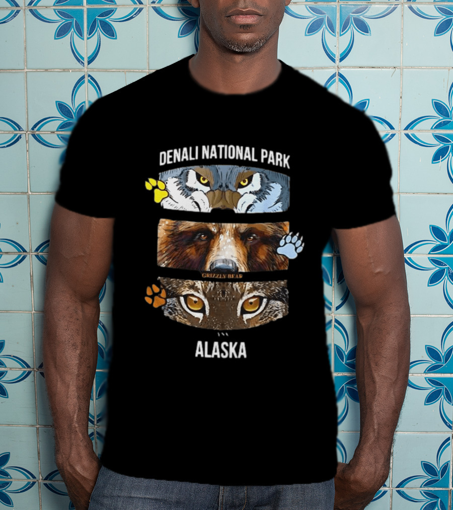 Denali National Park Alaska Wolf Grizzly Bear Wildlife T-Shirt