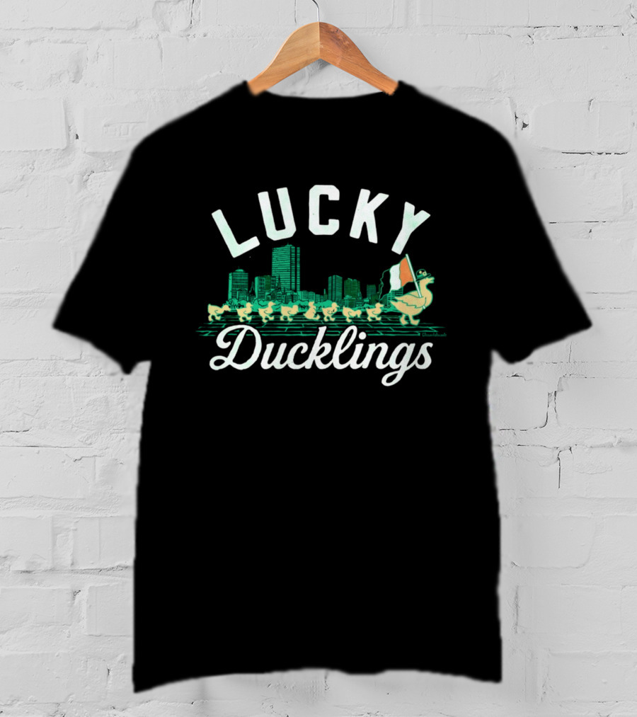 Boston Lucky Ducklings Irish Flag St Patrick's Day Skyline T-Shirt