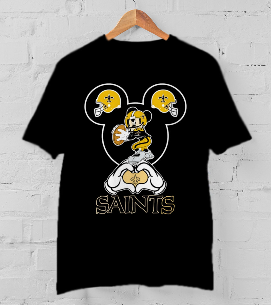New Orleans Saints Mickey Mouse Football Heart Hands T-Shirt