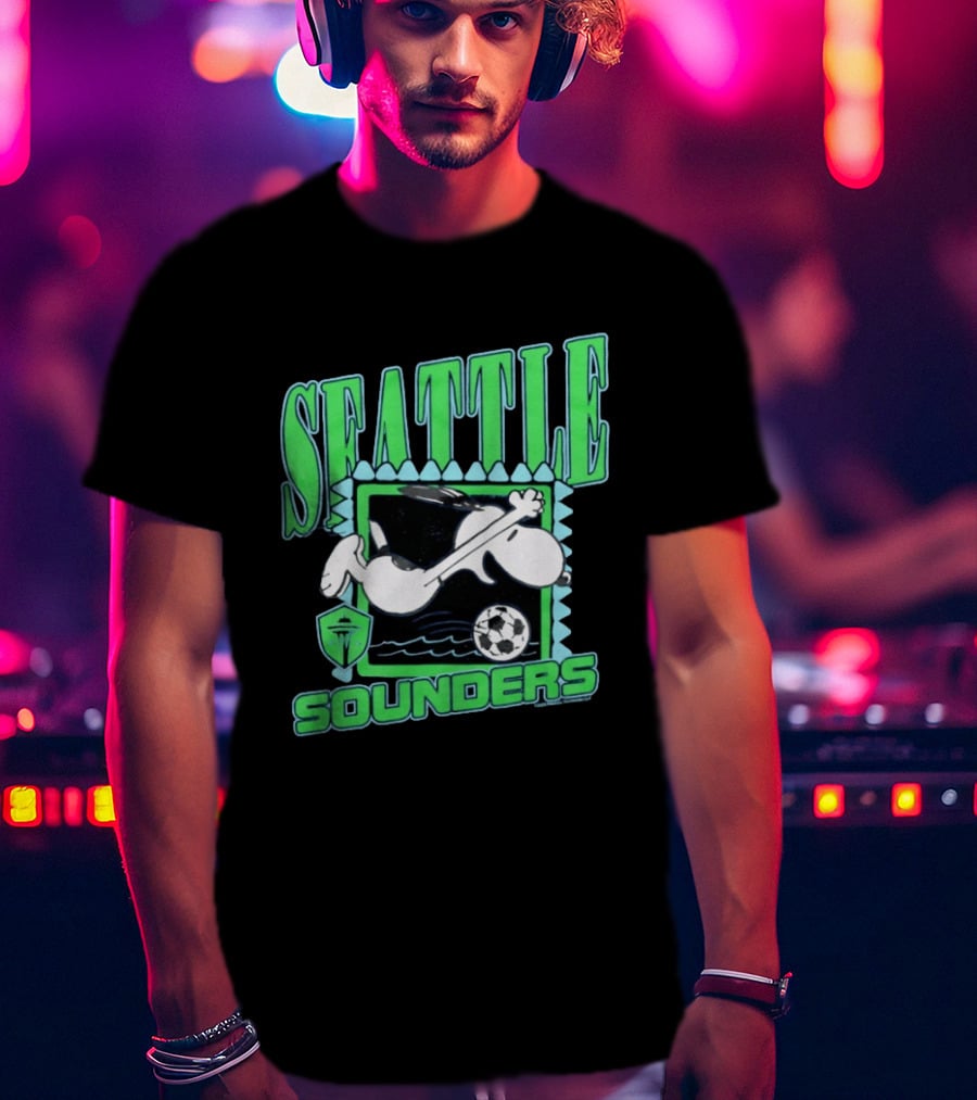 Peanuts Snoopy Seattle Sounders Soccer Collaboration T-Shirt