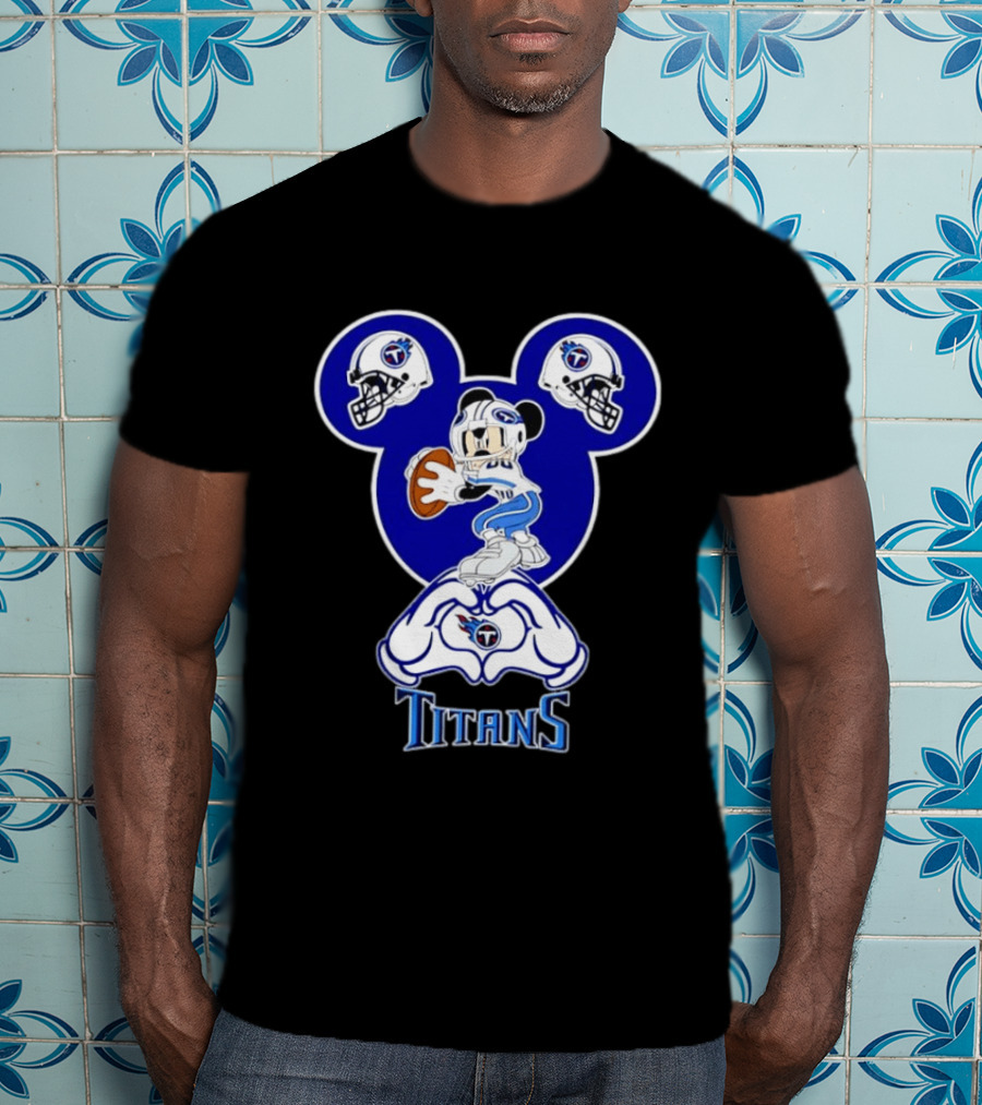 Tennessee Titans Mickey Mouse Football Heart Hands T-Shirt