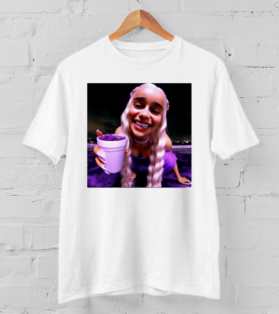 Emilia Clarke Purple Cup Queen Of Dragons Vibrant Smile T-Shirt