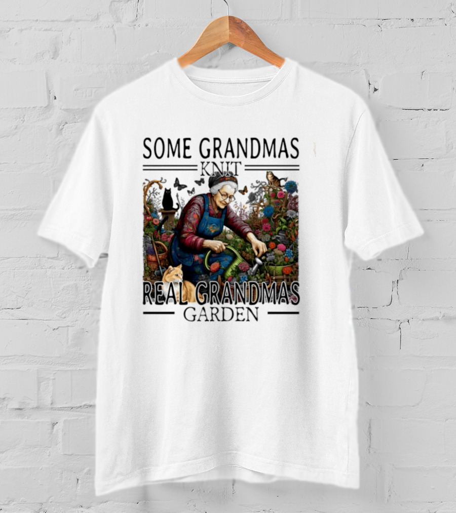 Some Grandmas Knit Real Grandmas Garden Flowers Roses Watering Can Cat T-Shirt