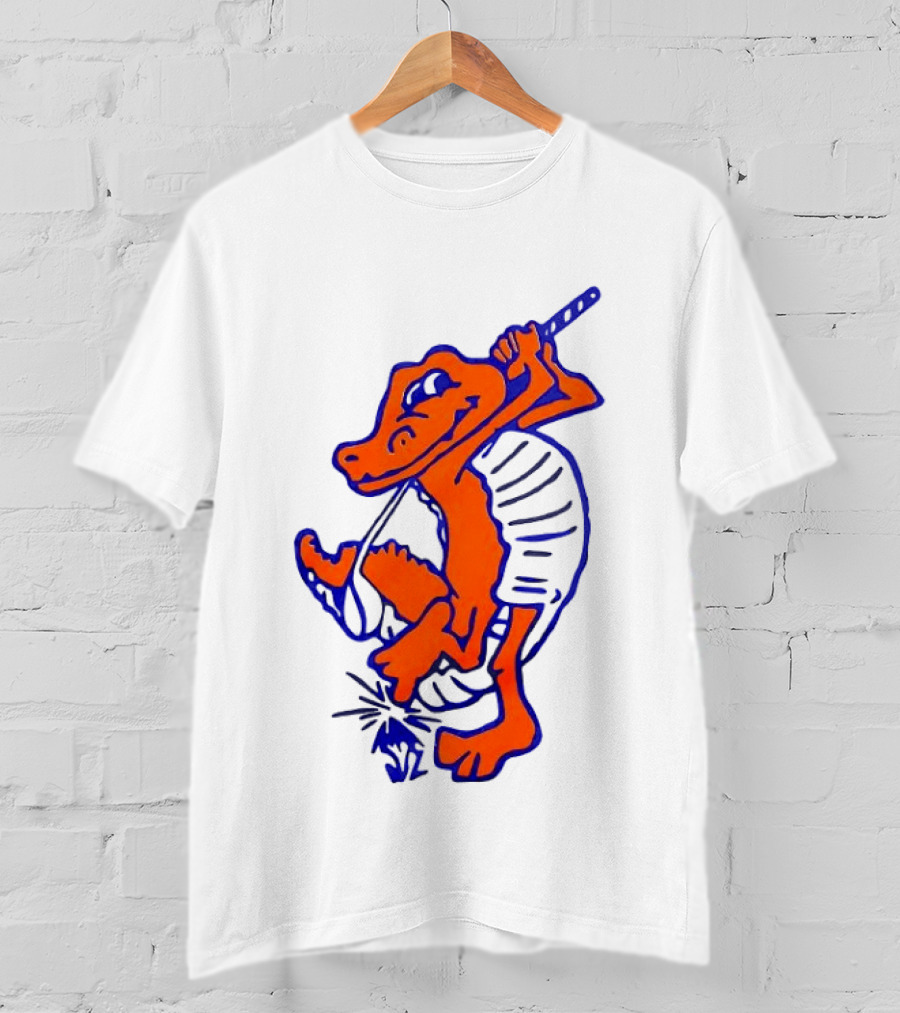 Swinging Gator Vintage Cartoon Playing Golf T-Shirt