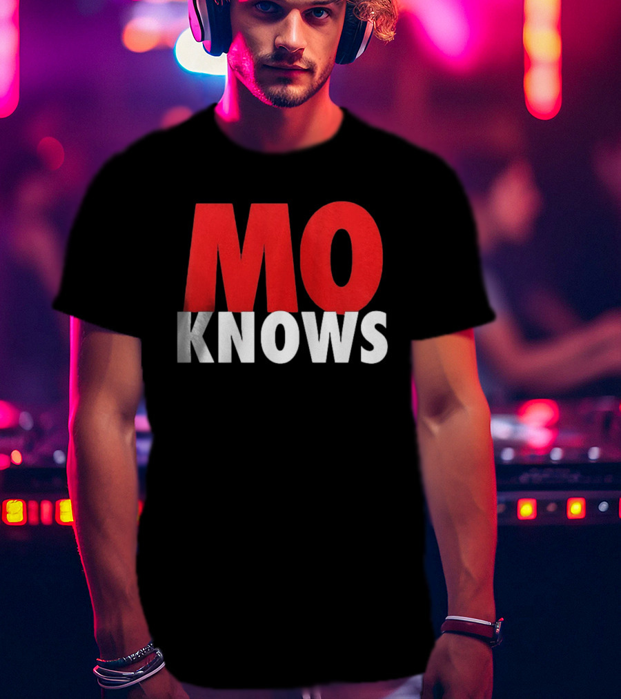 Mo Knows Chicago Cubs Iconic Fan T-Shirt