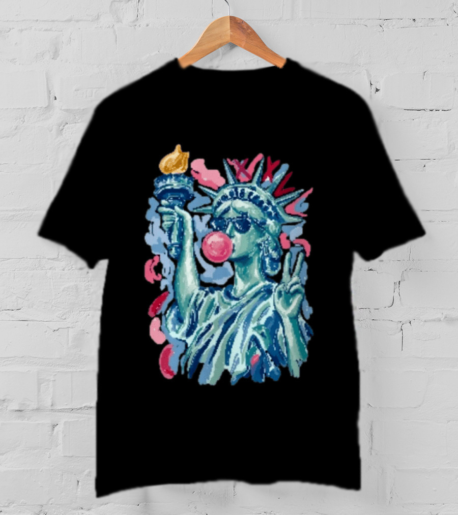 Statue Of Liberty With Bubble Gum And Peace Sign For 4th Of July T-Shirt