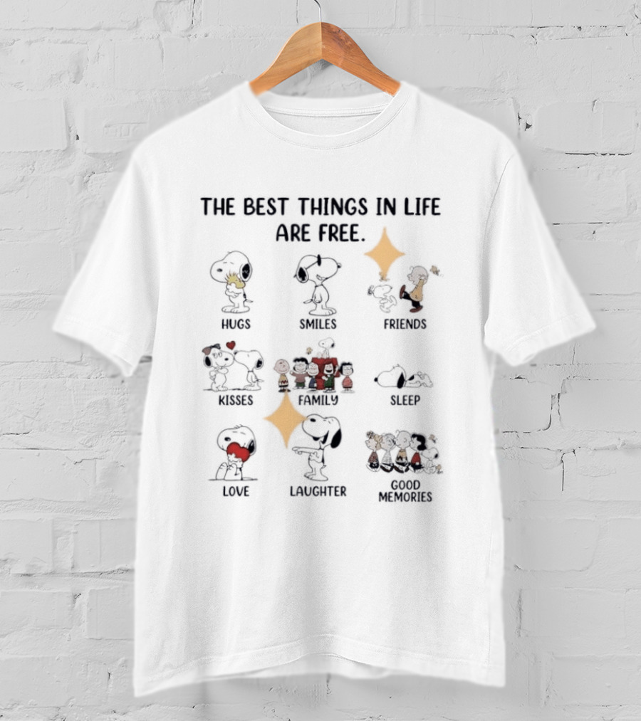 Peanuts Gang The Best Things In Life Are Free Hugs Smiles Friends Kisses Sleep Love Laughter Good Memories T-Shirt
