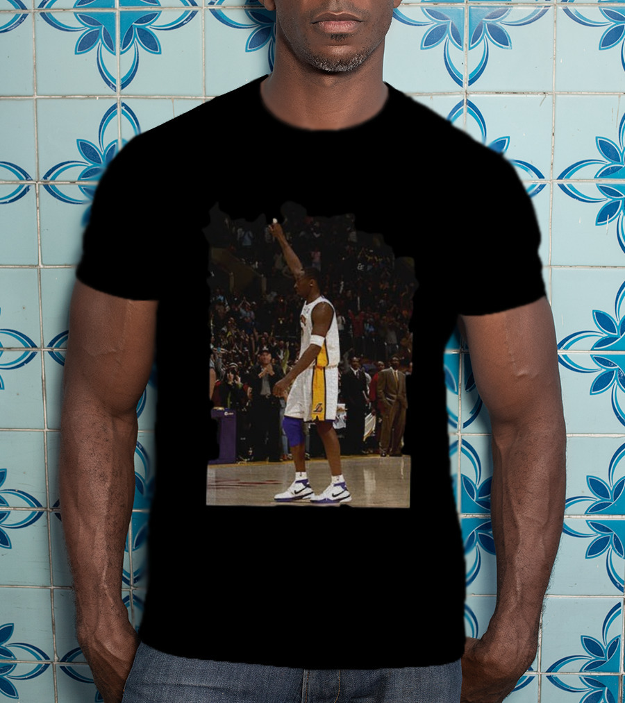 Kobe Bryant 81 Point Game Lakers Celebration T-Shirt