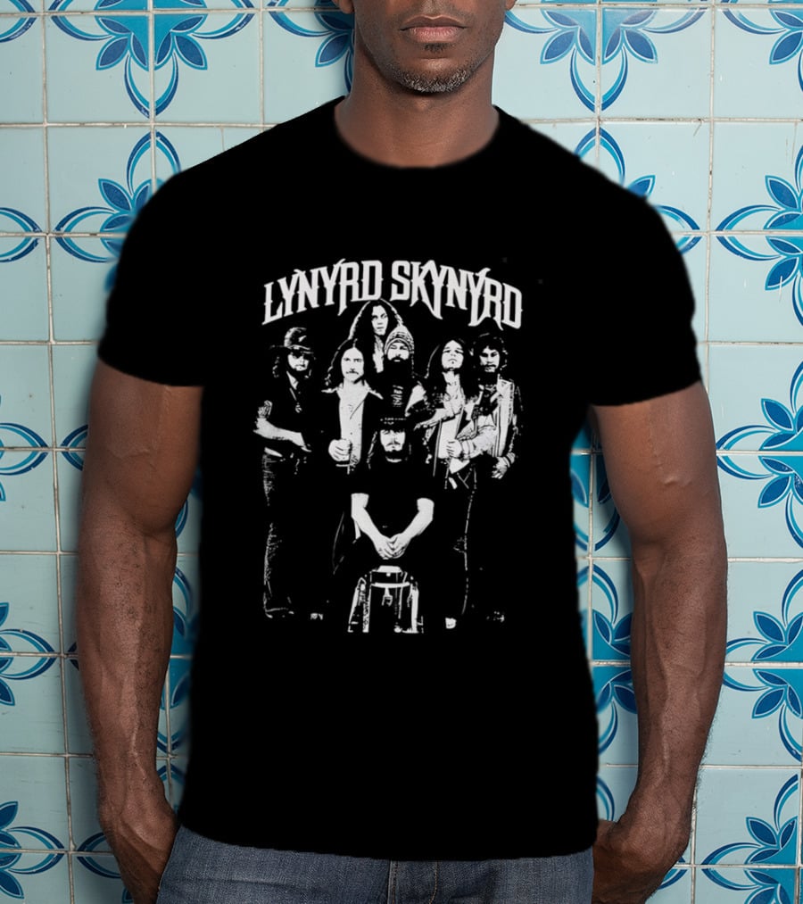 Lynyrd Skynyrd Band Group Photo Vintage Style T-Shirt