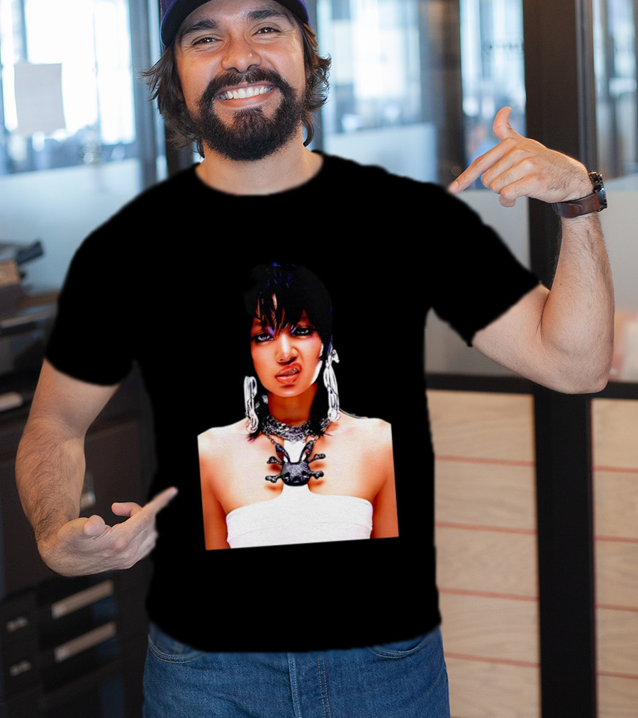 Lisa Rockstar Blackpink V1 Necklace And Earrings T-Shirt