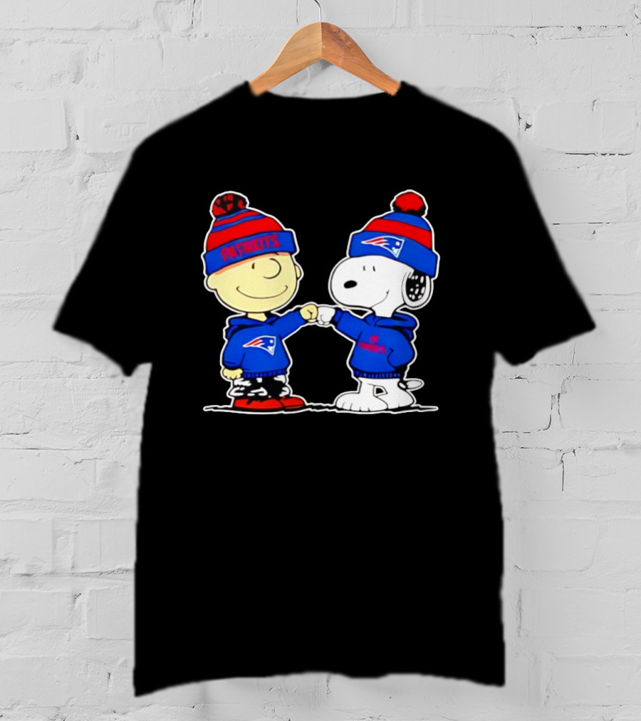 Snoopy And Charlie Brown Patriots Beanie Fist Bump T-Shirt