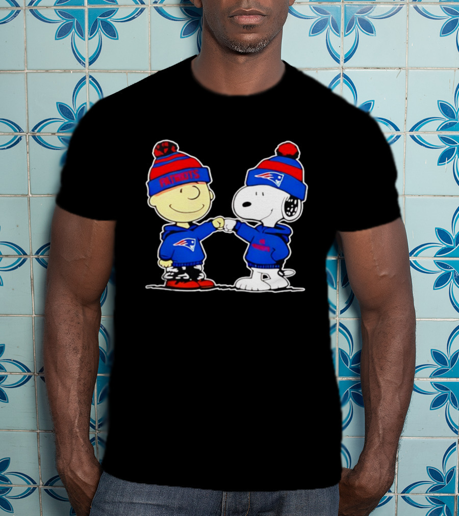 Snoopy And Charlie Brown Patriots Beanie Fist Bump T-Shirt