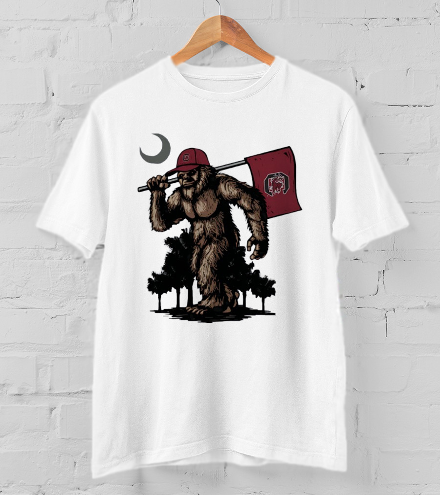 Bigfoot Carrying South Carolina Gamecocks Flag Under Moonlight T-Shirt