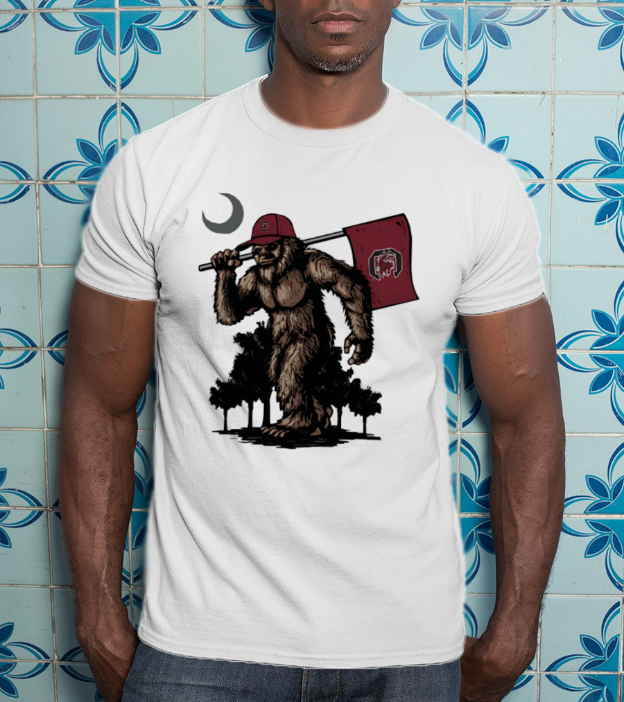 Bigfoot Carrying South Carolina Gamecocks Flag Under Moonlight T-Shirt