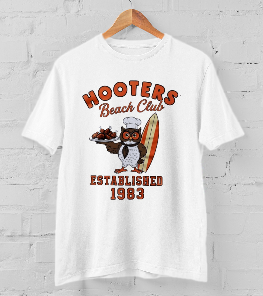 Hooters Beach Club Own Chef Chicken Legs Surfing Owl Established 1983 T-Shirt