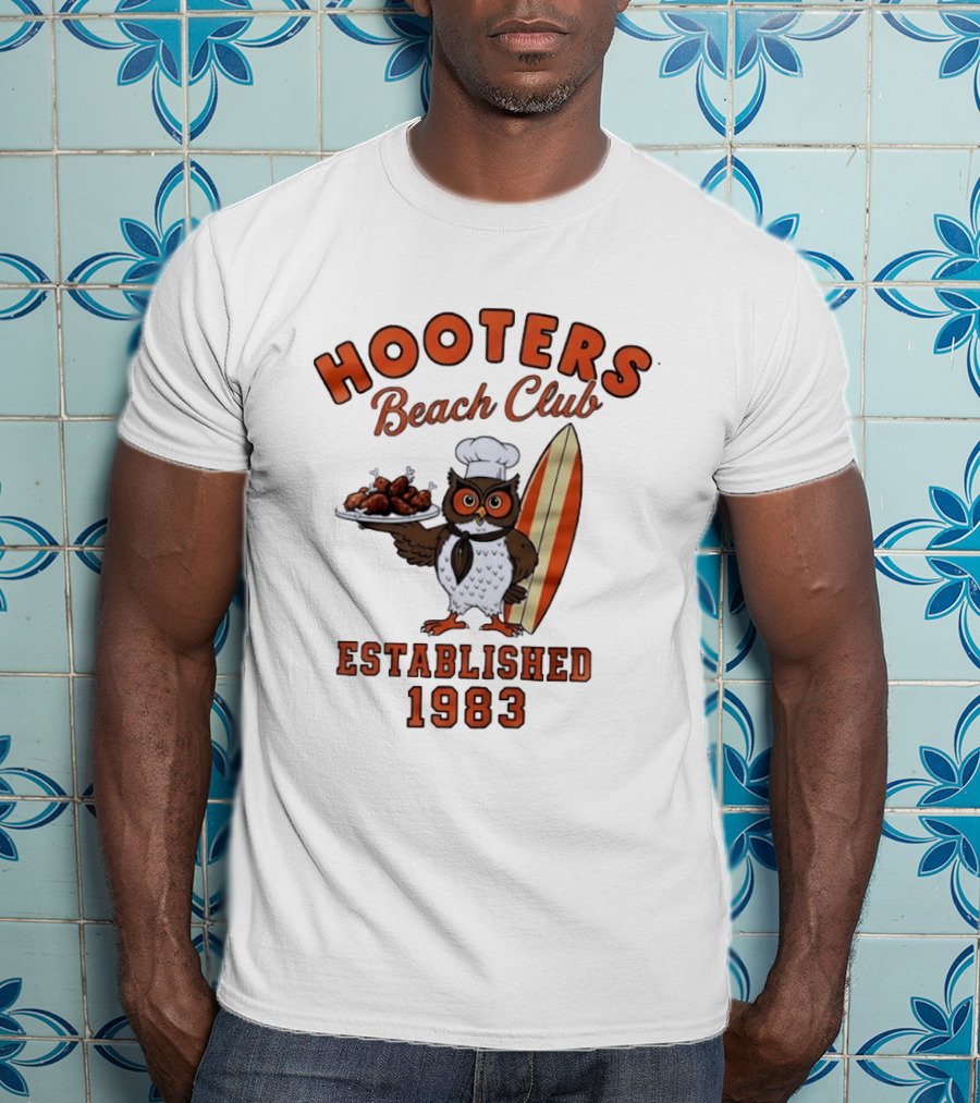 Hooters Beach Club Own Chef Chicken Legs Surfing Owl Established 1983 T-Shirt