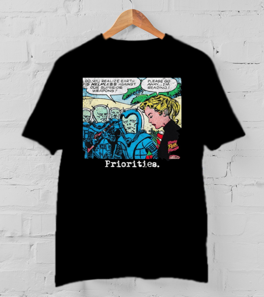 Women And Alien Priorities Please Go Away I'm Reading T-Shirt