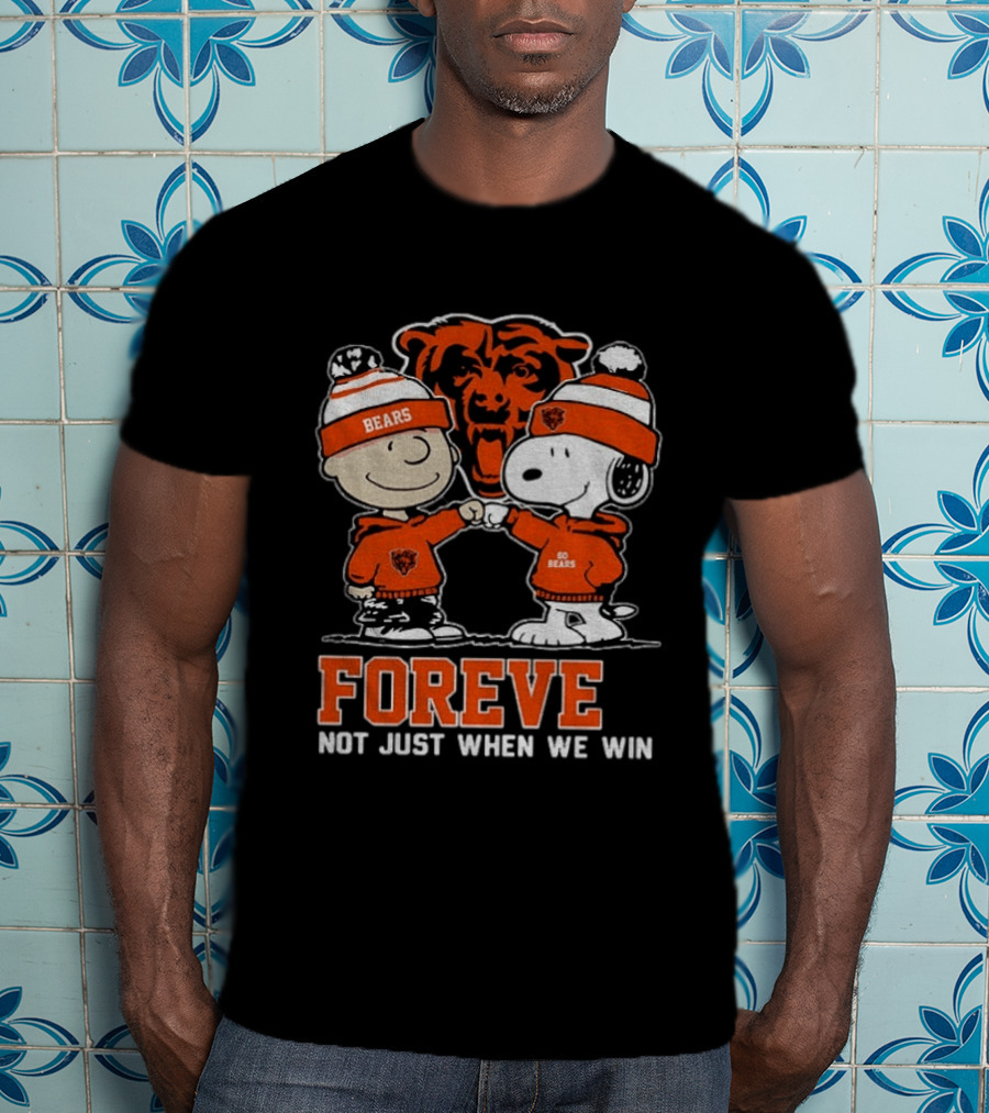 Snoopy Charlie Brown Chicago Bears Football Forever Not Just When We Win T-Shirt
