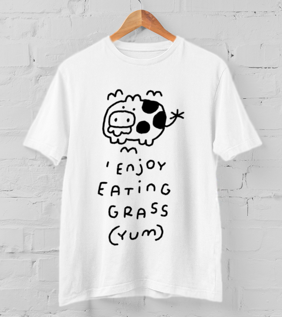 Cute Cow Enjoy Eating Grass Yum Text Cow Pattern Fun Phrase T-Shirt