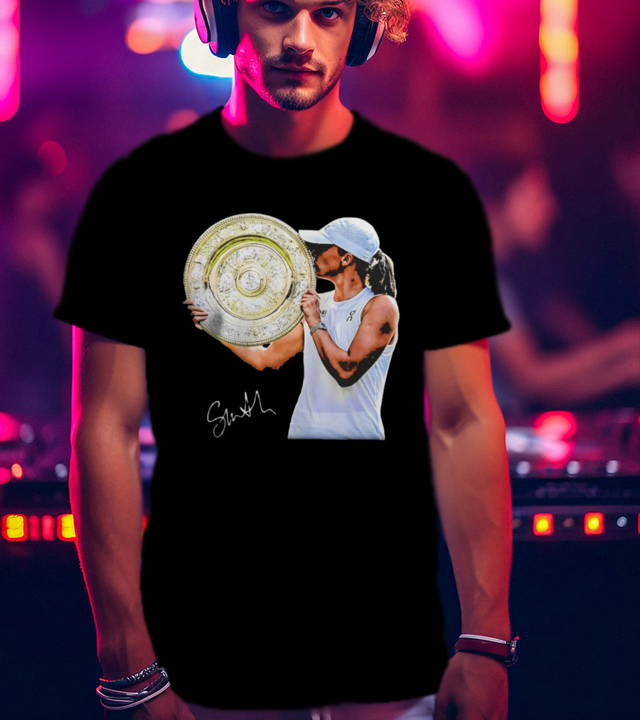 Iga Swiatek Wimbledon Champion Trophy Celebration T-Shirt