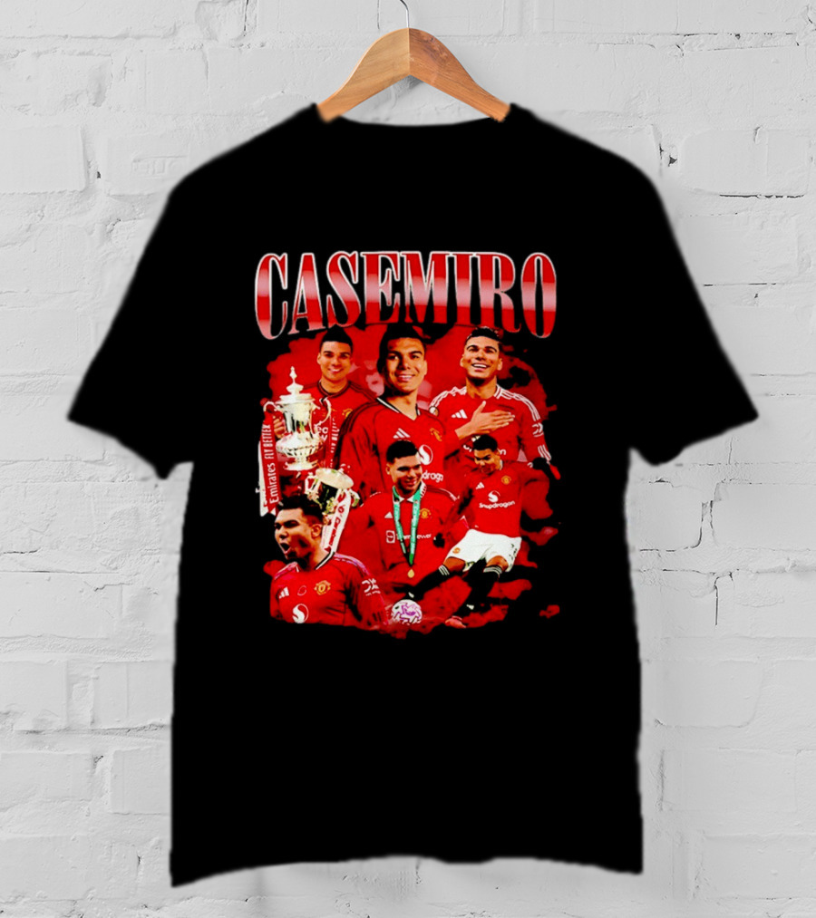 Casemiro Manchester United Trophy Celebrations Retro Football T-Shirt