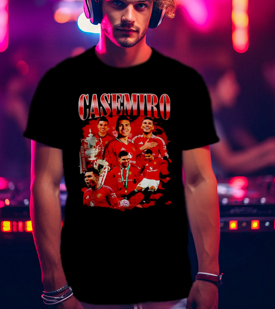 Casemiro Manchester United Trophy Celebrations Retro Football T-Shirt