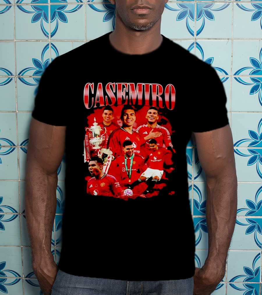 Casemiro Manchester United Trophy Celebrations Retro Football T-Shirt
