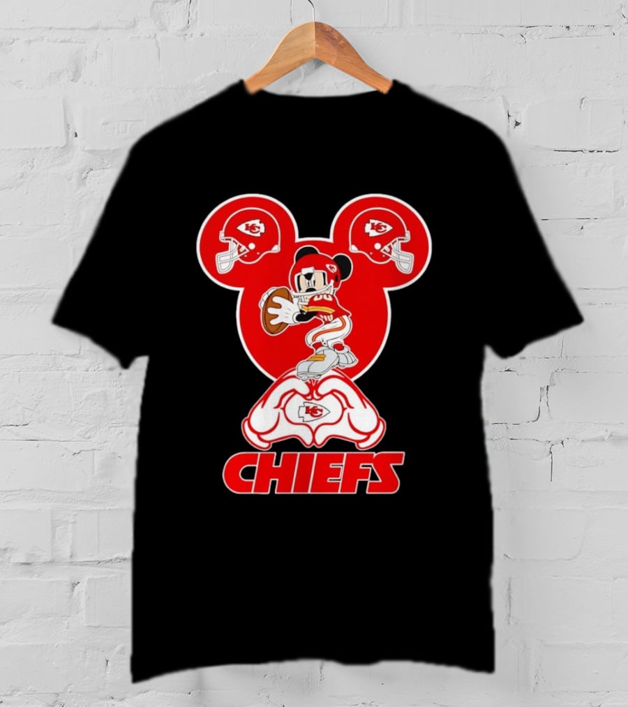 Kansas City Chiefs Mickey Mouse Football Love Heart Hands T-Shirt