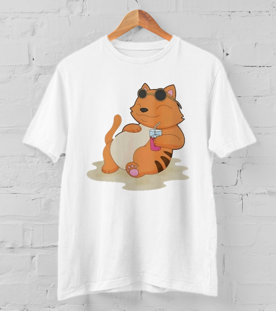 Cat Relaxing With Sunglasses And Drink On Beach Summer Vibes T-Shirt