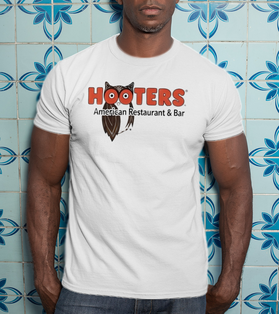 Hooters American Restaurant And Bar Owl Icon Trademark T-Shirt