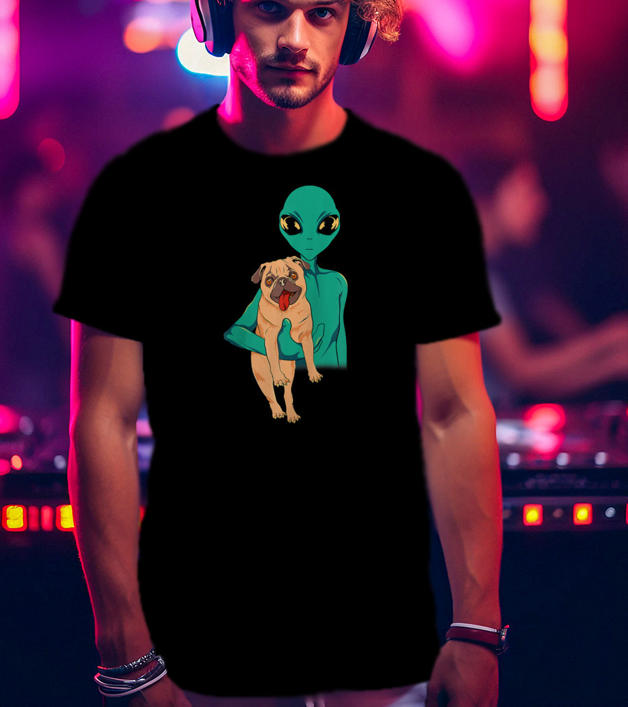 Funny Pug Alien Trippy Dog With Green Extraterrestrial T-Shirt