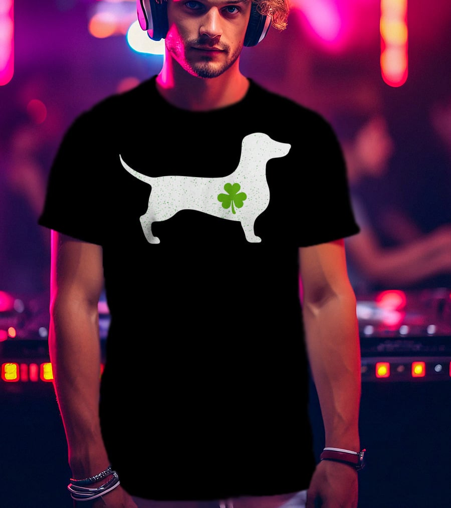 Dachshund St Patricks Day Lucky Mama Mom Dog Shamrock T-Shirt