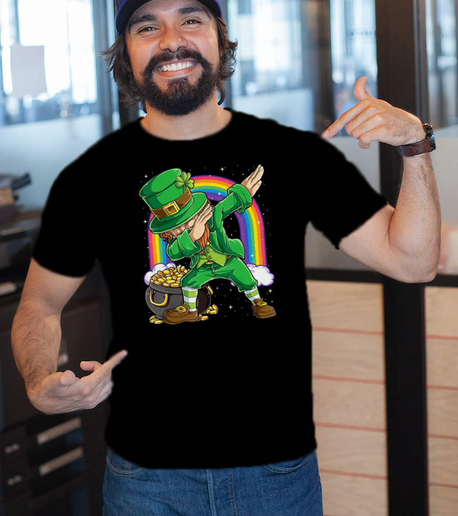 Dabbing Leprechaun St Patricks Day Boys Dab With Pot Of Gold And Rainbow T-Shirt