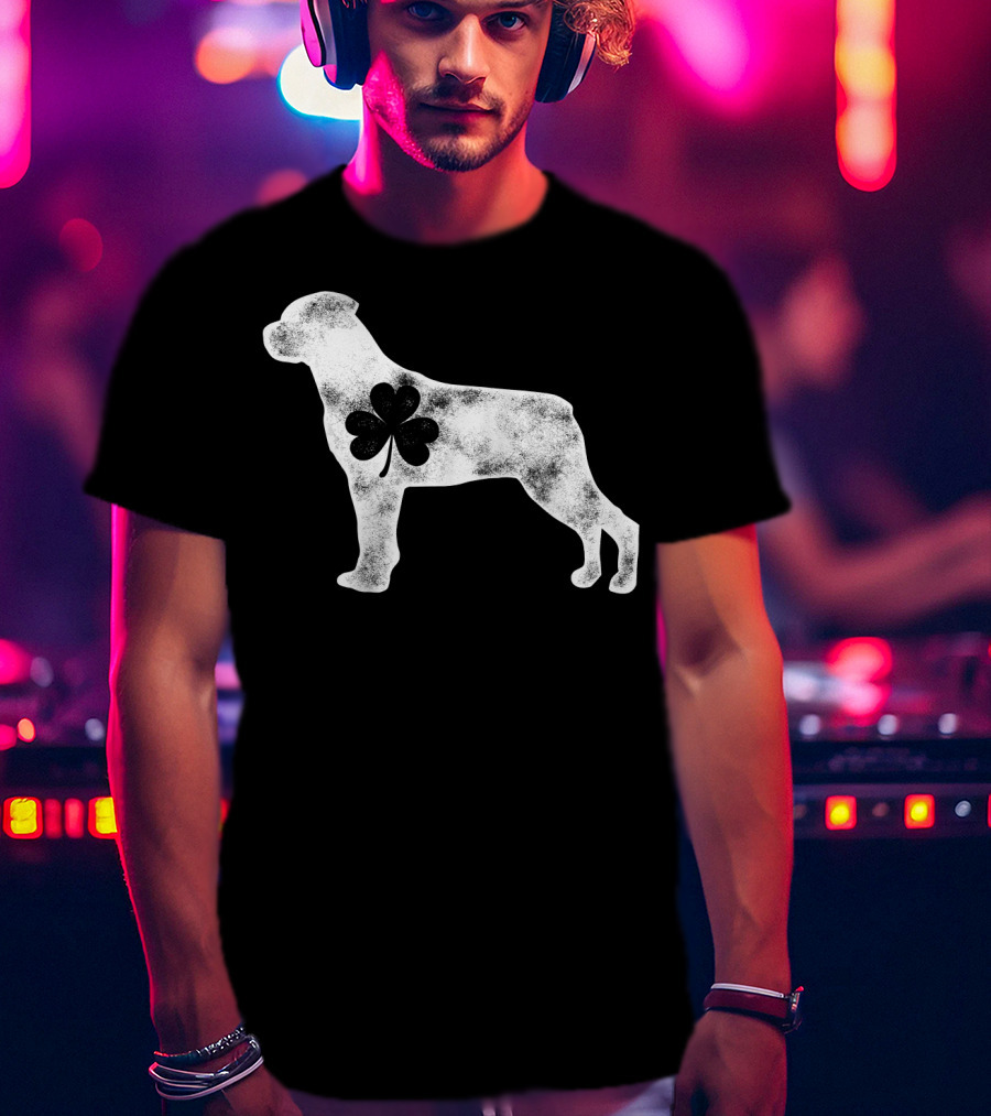 Rottweiler Shamrock St Patricks Day Dog Lover Men T-Shirt