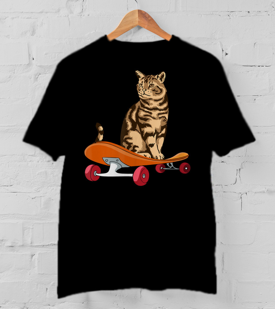 Funny Cat Skateboarding Animal Lover T-Shirt