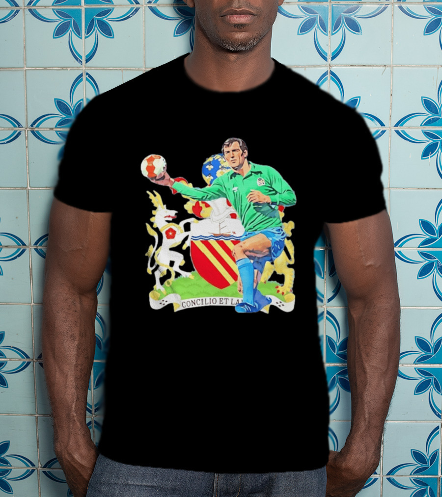 Joe Corrigan Manchester City Goalkeeper Concilio Et Labore Crest T-Shirt