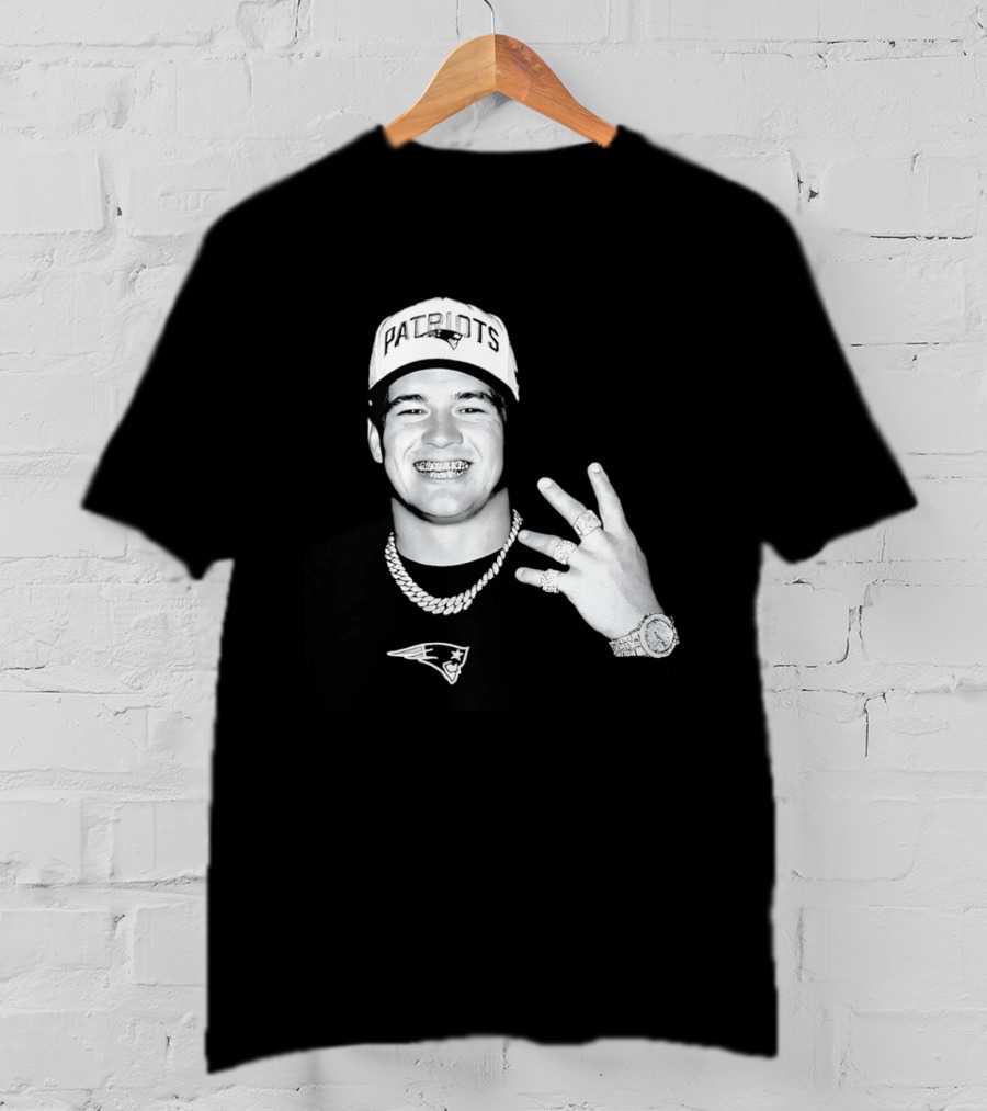 Drake Maye Patriots Cap Rings And Necklace T-Shirt