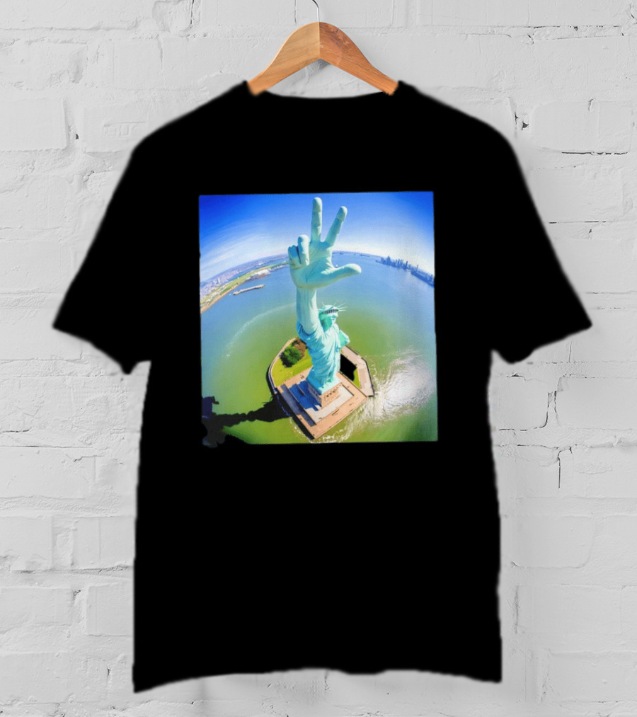 Jalen Brunson Statue Of Liberty Victory Gesture Photo T-Shirt