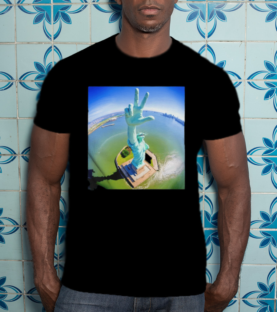 Jalen Brunson Statue Of Liberty Victory Gesture Photo T-Shirt