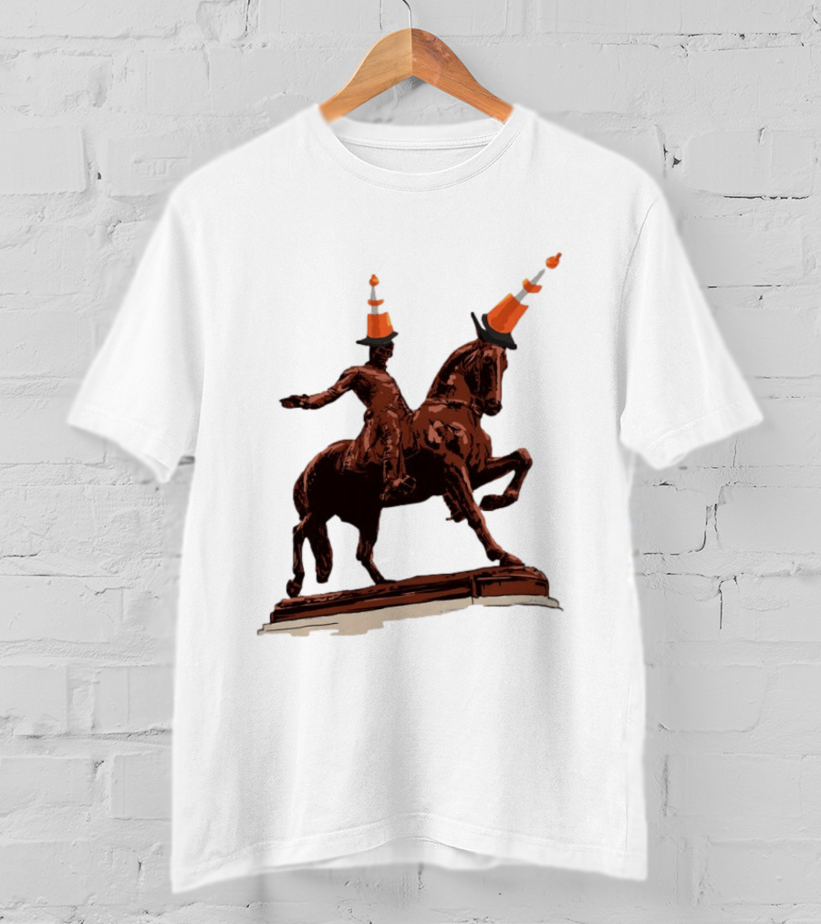 Duke Of Wellington Statue Cone Hat Glasgow Scottish T-Shirt