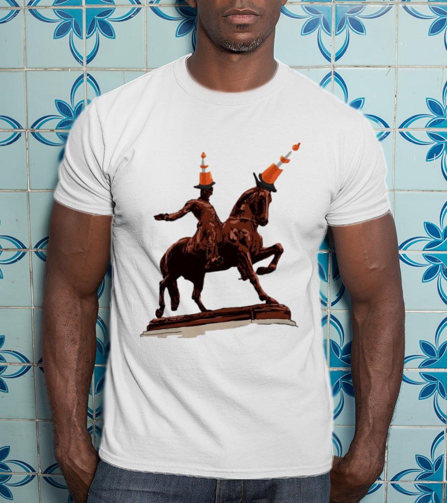 Duke Of Wellington Statue Cone Hat Glasgow Scottish T-Shirt