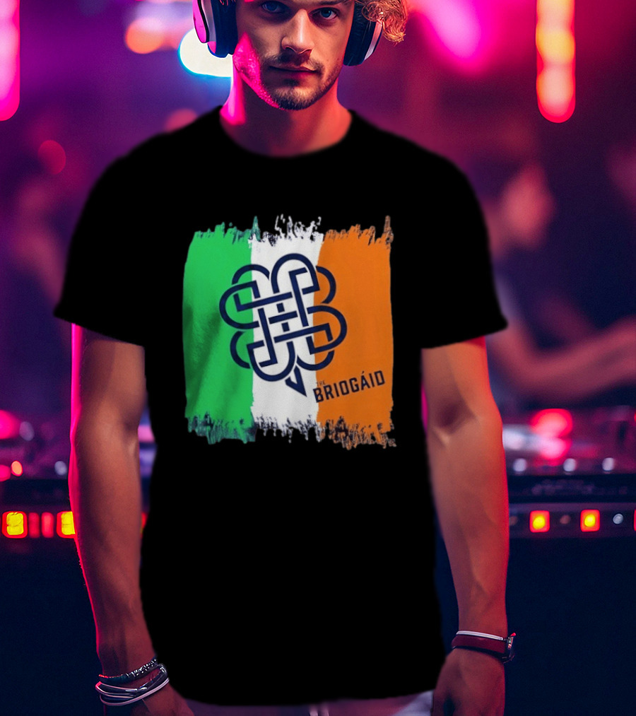 The Briogáid Celtic Knot Irish Flag T-Shirt