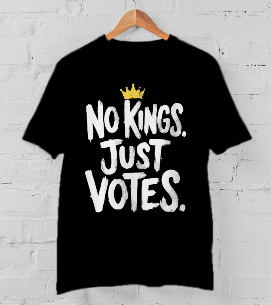 No Kings Just Votes Crown Symbol Politics Empowerment T-Shirt
