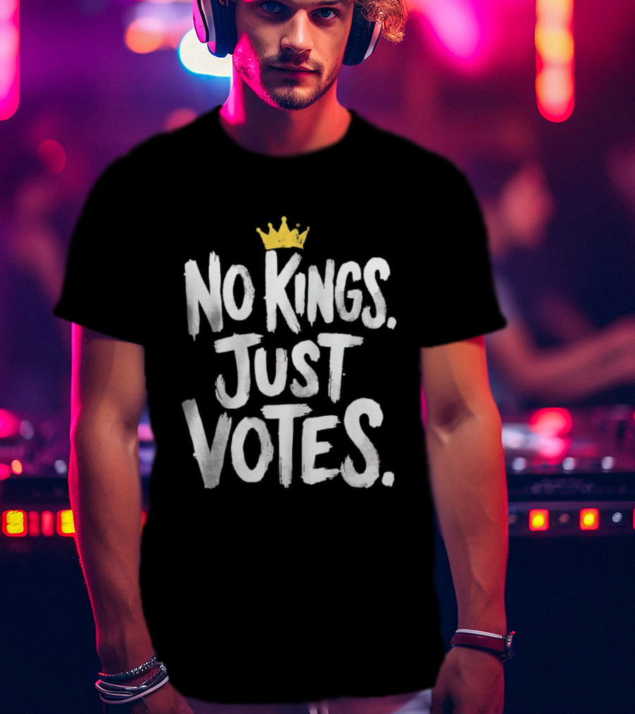 No Kings Just Votes Crown Symbol Politics Empowerment T-Shirt
