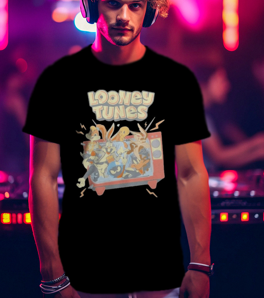 Wbs Shop Looney Tunes Characters In A Retro TV Display T-Shirt